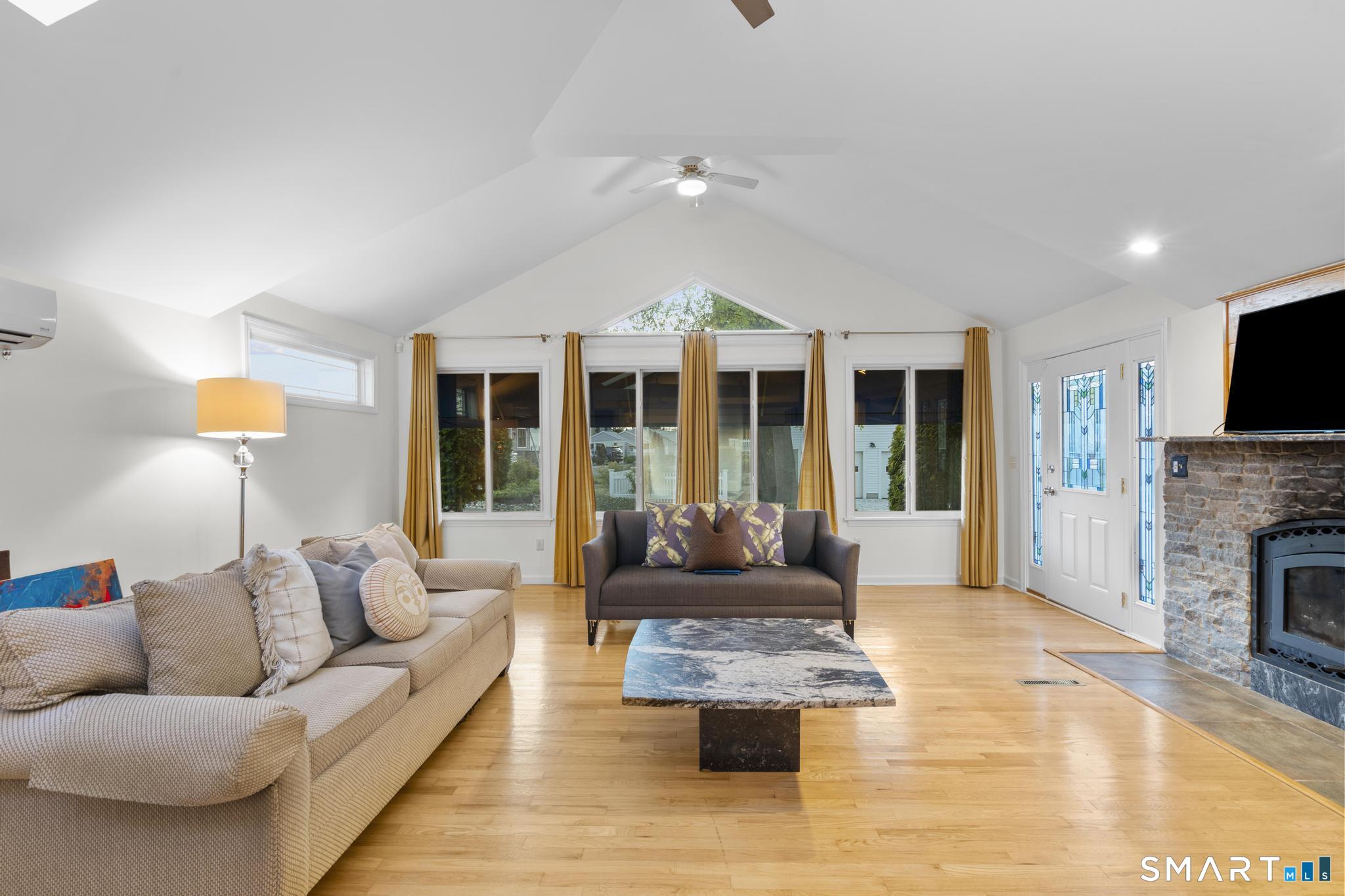 231 Pawson Road Branford, CT 06405 - Photo 8 of 25
