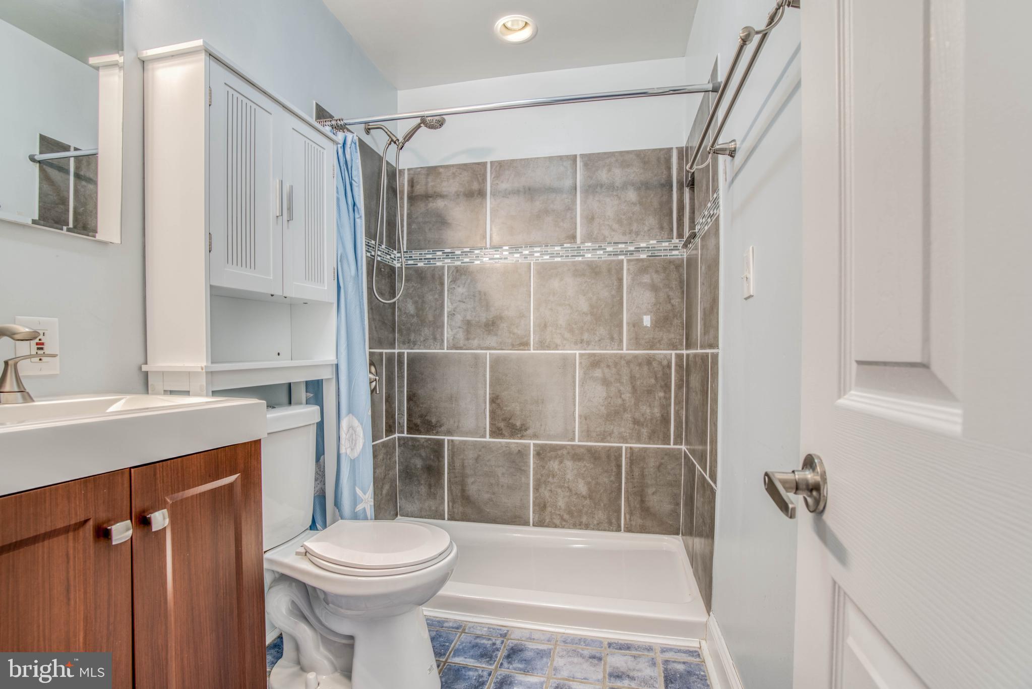 1602 Searles Road Baltimore, MD 21222 - Photo 29 of 49 Updated full bath.
