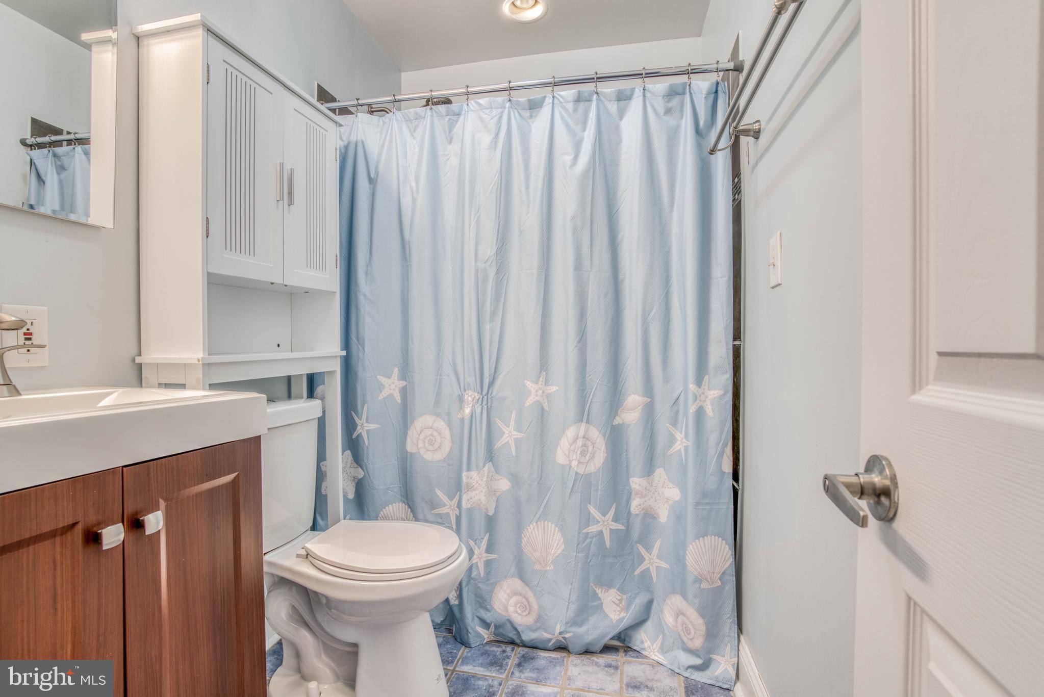 1602 Searles Road Baltimore, MD 21222 - Photo 30 of 49 Updated full bath.