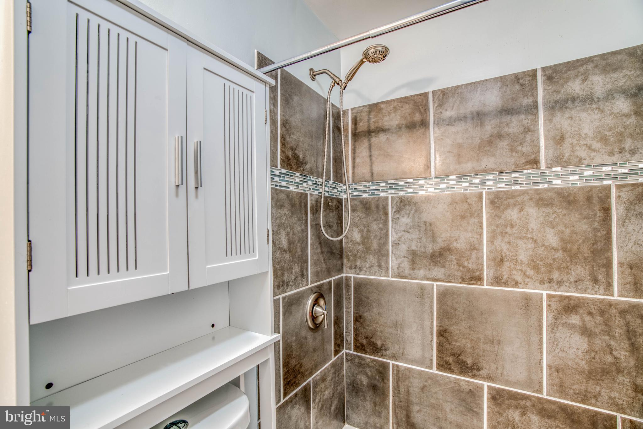 1602 Searles Road Baltimore, MD 21222 - Photo 31 of 49 Second floor updated full bath.