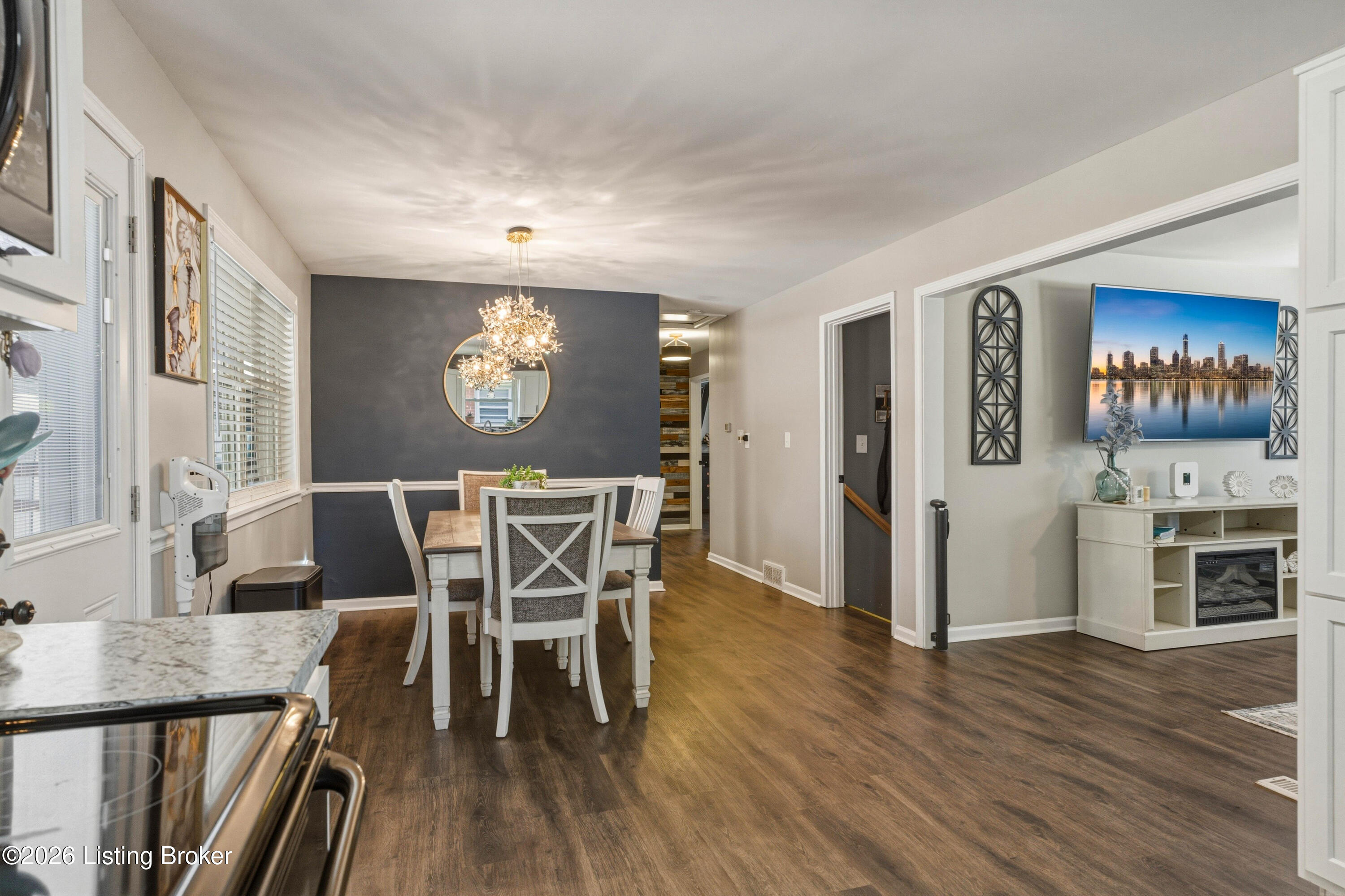 10707 Torrington Road Louisville, KY 40272 - Photo 10 of 65 DSC01738