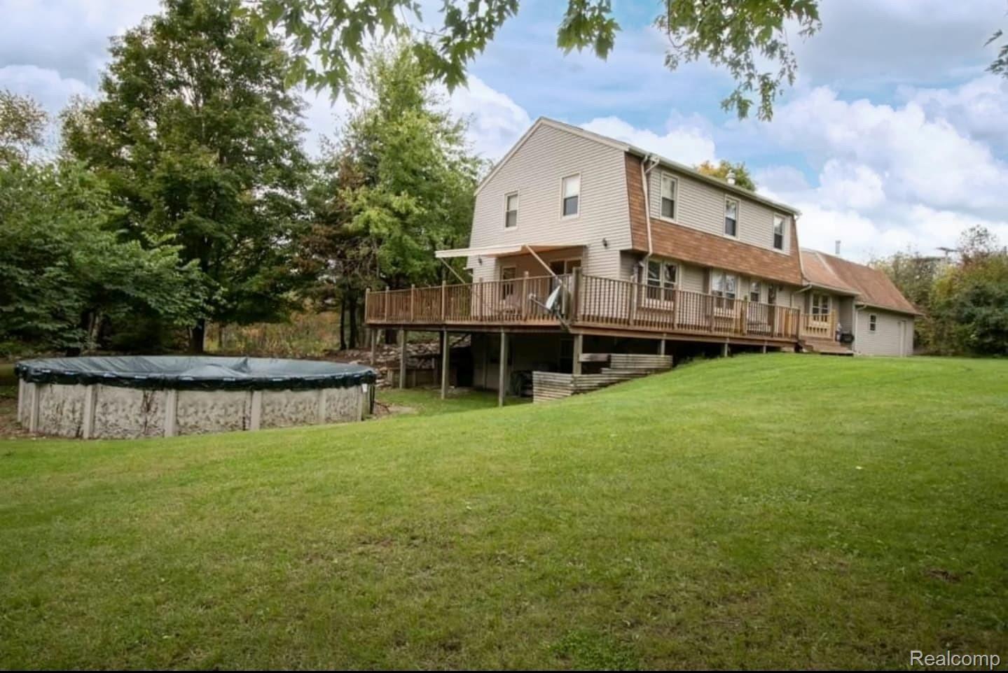 7726 North Gregory Road Fowlerville, MI 48836 - Photo 5 of 41 71728212_517537552155691_2384789516046041088_n.jpg