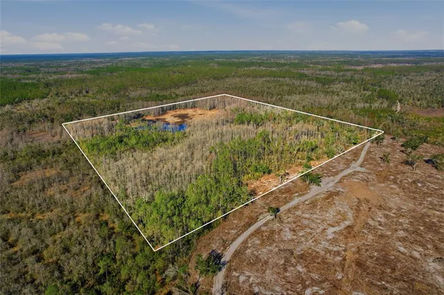 a view of a tennis court
