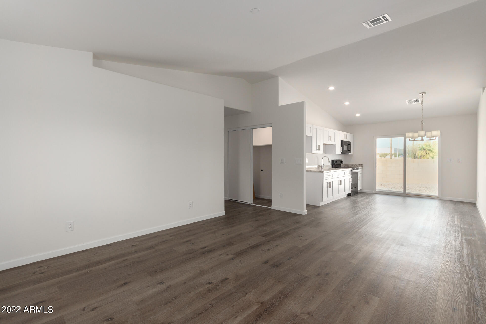 3144 East Chipman Road Phoenix, AZ 85040 - Photo 21 of 44 14 - Chipman