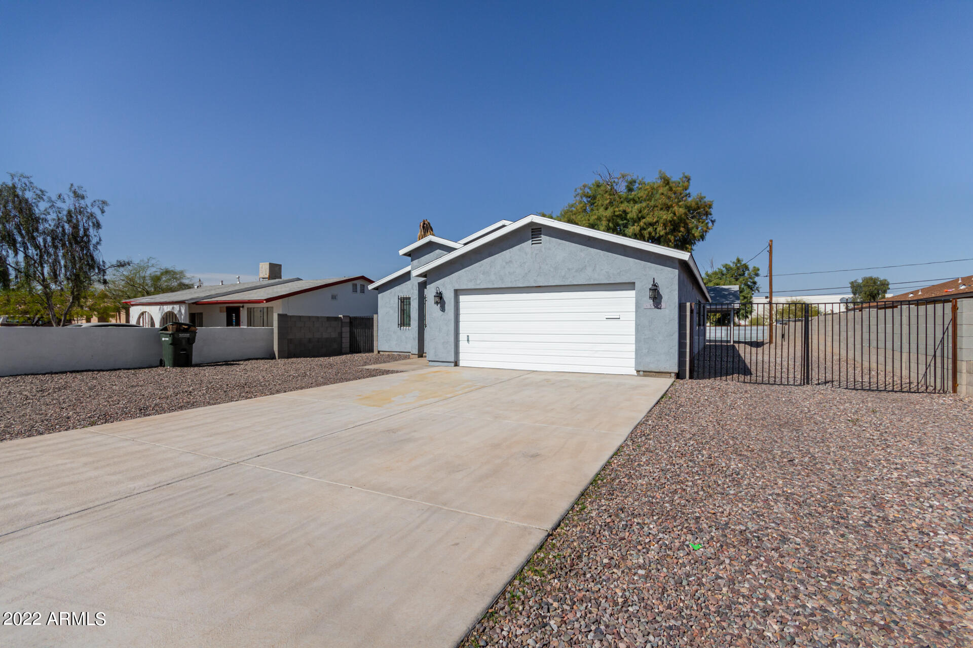 3144 East Chipman Road Phoenix, AZ 85040 - Photo 3 of 44 03 - Chipman