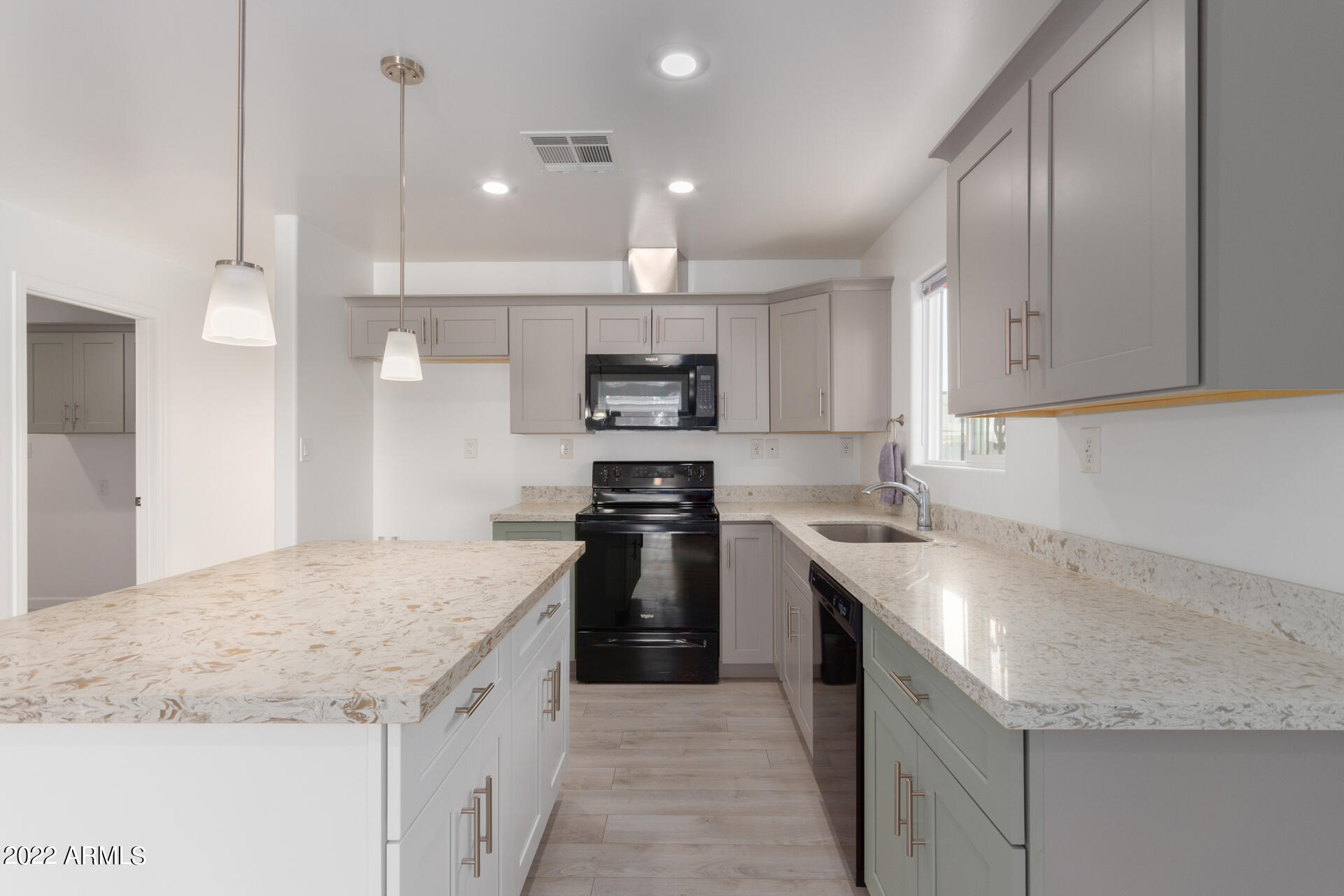 3144 East Chipman Road Phoenix, AZ 85040 - Photo 8 of 44 08 - Chipman