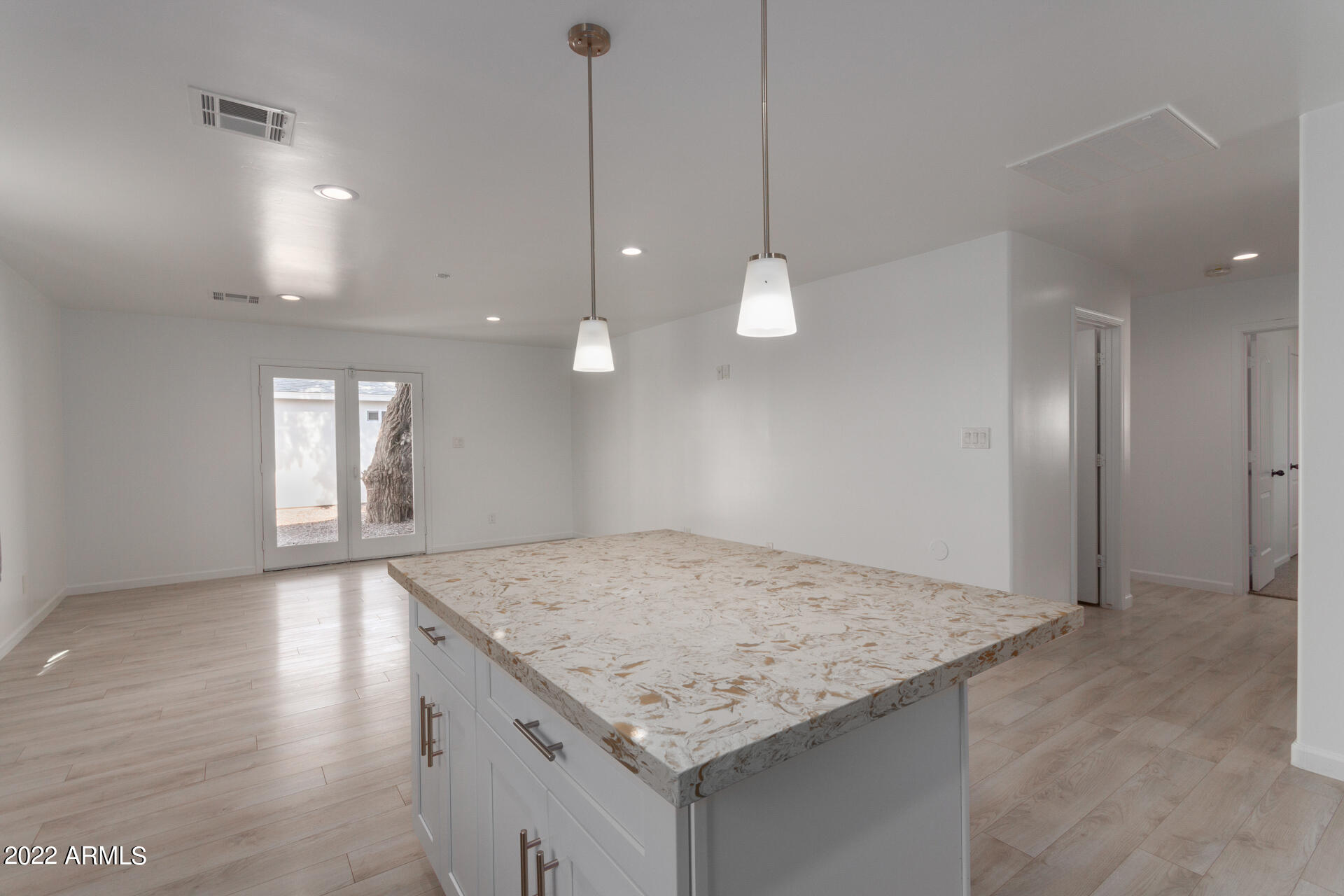 3144 East Chipman Road Phoenix, AZ 85040 - Photo 10 of 44 10 - Chipman