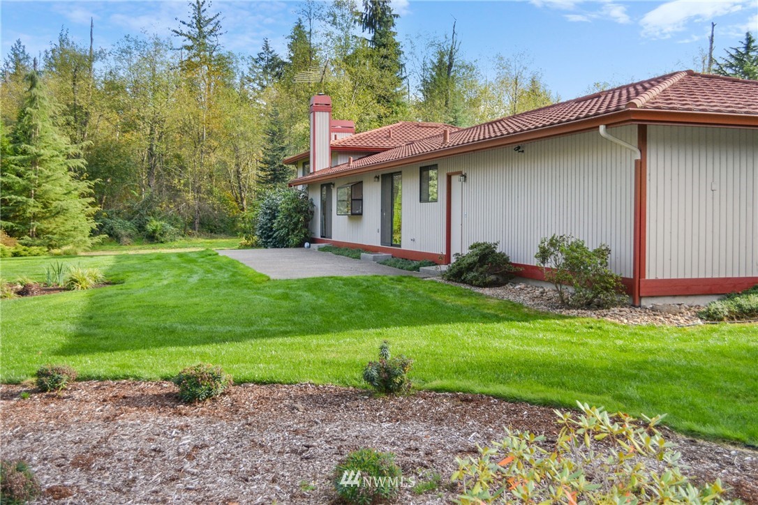 22238 Peter Grubb Road Southeast Renton, WA 98058 - Photo 16 of 21 Gallery Image 16