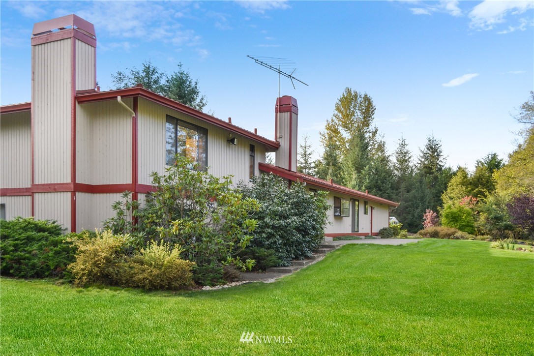 22238 Peter Grubb Road Southeast Renton, WA 98058 - Photo 17 of 21 Gallery Image 17