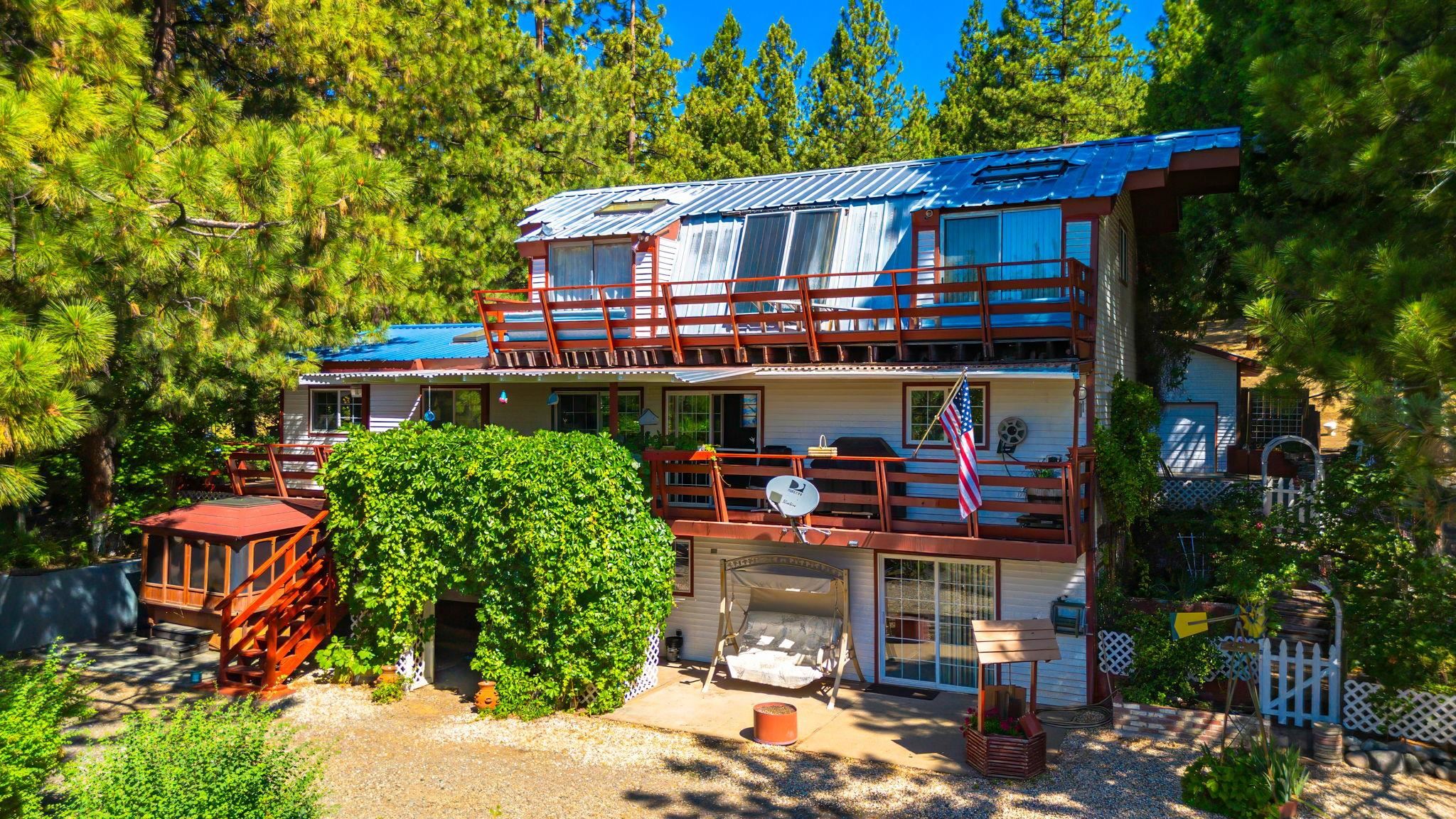 2883 Grizzly Road Portola, CA 96122 - Photo 2 of 50