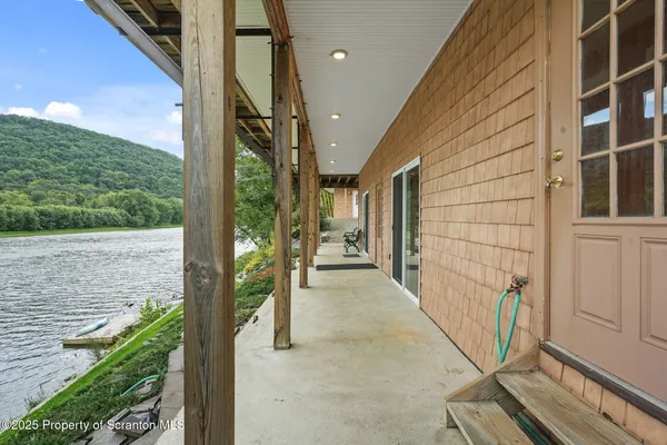 $399,000 | 28684 Highway 92, Susquehanna, PA 18847