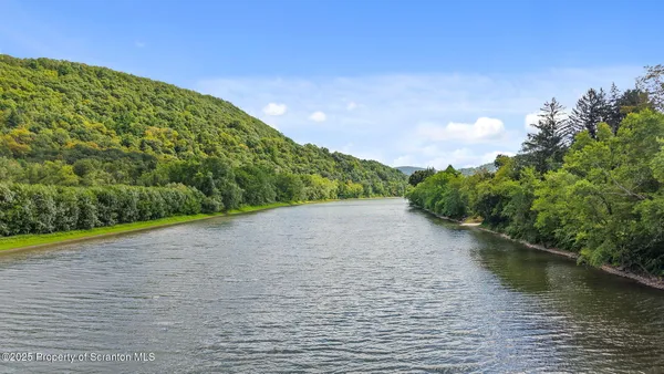 $399,000 | 28684 Highway 92, Susquehanna, PA 18847
