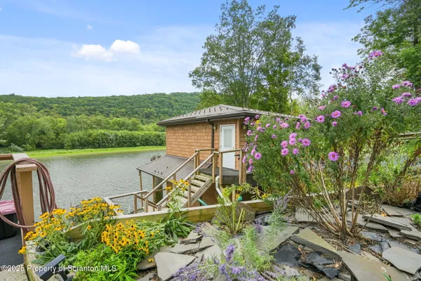 $399,000 | 28684 Highway 92, Susquehanna, PA 18847