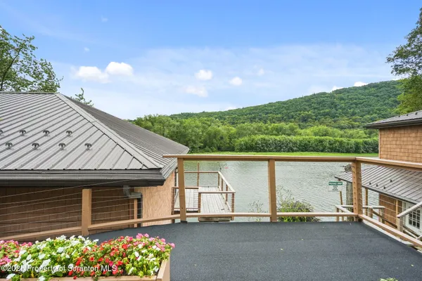 $399,000 | 28684 Highway 92, Susquehanna, PA 18847