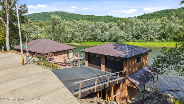 $399,000 | 28684 Highway 92, Susquehanna, PA 18847
