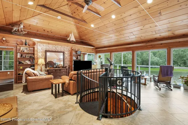 $399,000 | 28684 Highway 92, Susquehanna, PA 18847