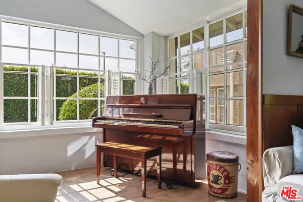 $3,475,000 | 41 Vicente Terrace, Santa Monica, CA 90401