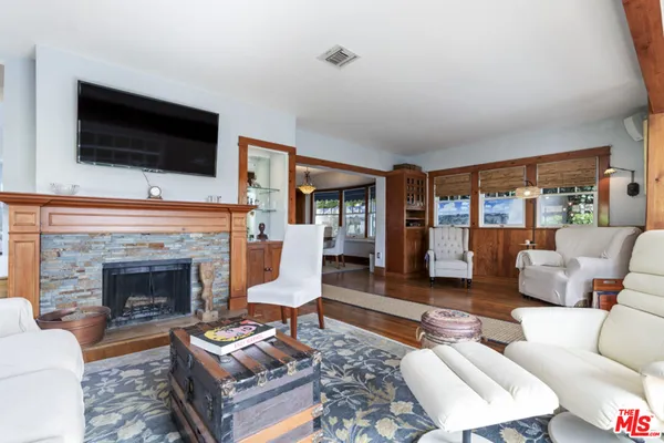 $3,475,000 | 41 Vicente Terrace, Santa Monica, CA 90401