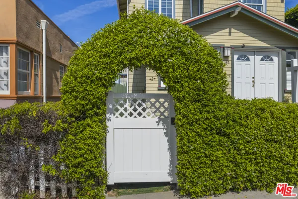 $3,475,000 | 41 Vicente Terrace, Santa Monica, CA 90401