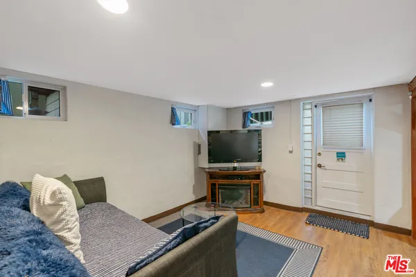 $3,475,000 | 41 Vicente Terrace, Santa Monica, CA 90401