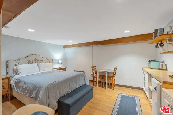 $3,475,000 | 41 Vicente Terrace, Santa Monica, CA 90401