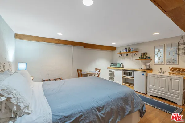 $3,475,000 | 41 Vicente Terrace, Santa Monica, CA 90401