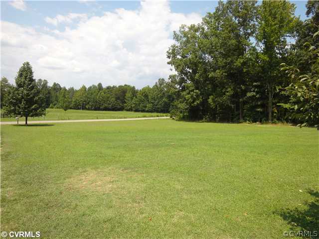 952 Evans Road Powhatan, VA 23139 - Photo 2 of 12 Yard/Garden