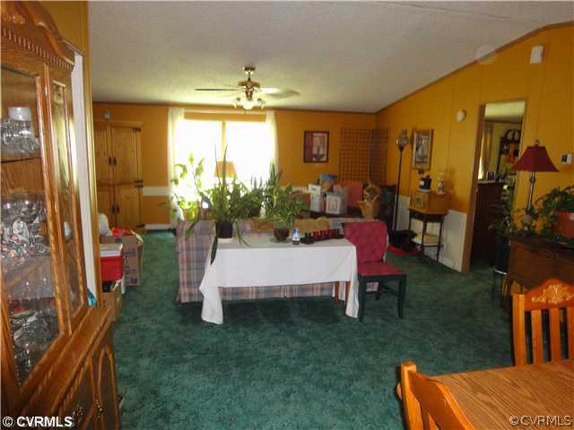 952 Evans Road Powhatan, VA 23139 - Photo 6 of 12 Den/Family/Great Room