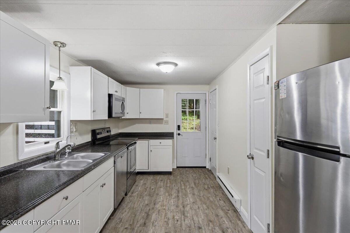 706 Foxtown Hill Road Stroudsburg, PA 18360 - Photo 3 of 34 Kitchen