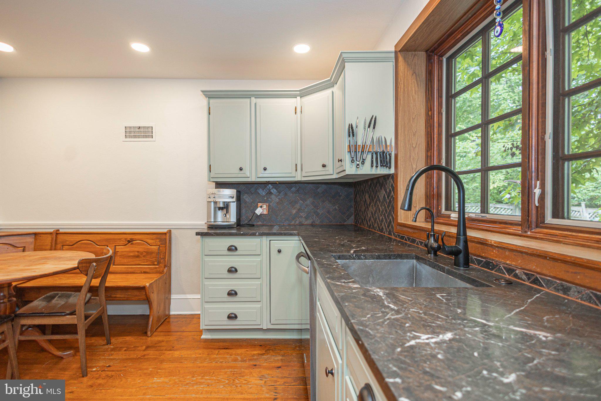 10 Effingham Road Yardley, PA 19067 - Photo 22 of 68 New honed quartzite countertops