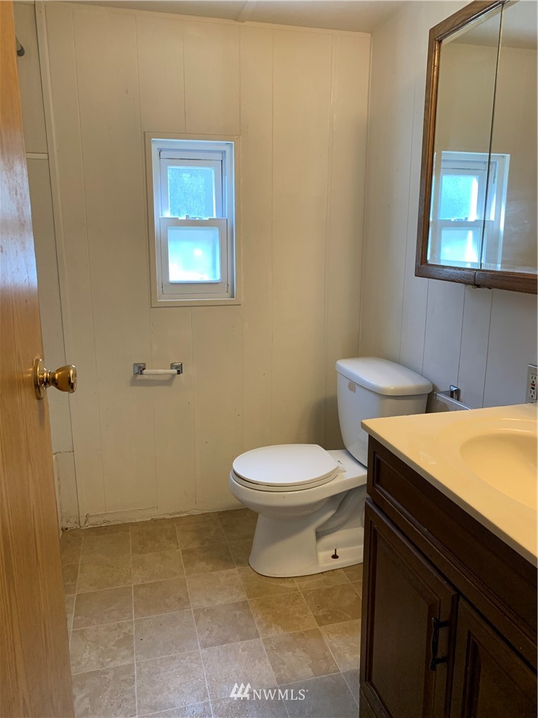 3210 Erlands Point Road Northwest Bremerton, WA 98312 - Photo 18 of 20 Gallery Image 18
