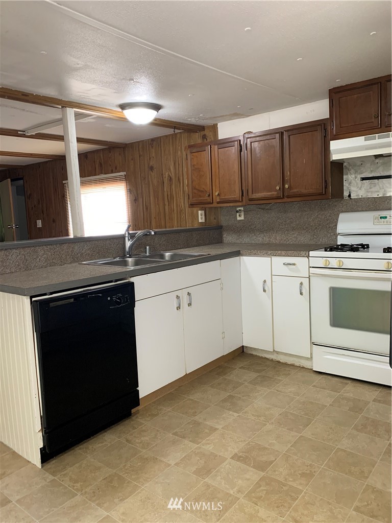 3210 Erlands Point Road Northwest Bremerton, WA 98312 - Photo 9 of 20 Gallery Image 9