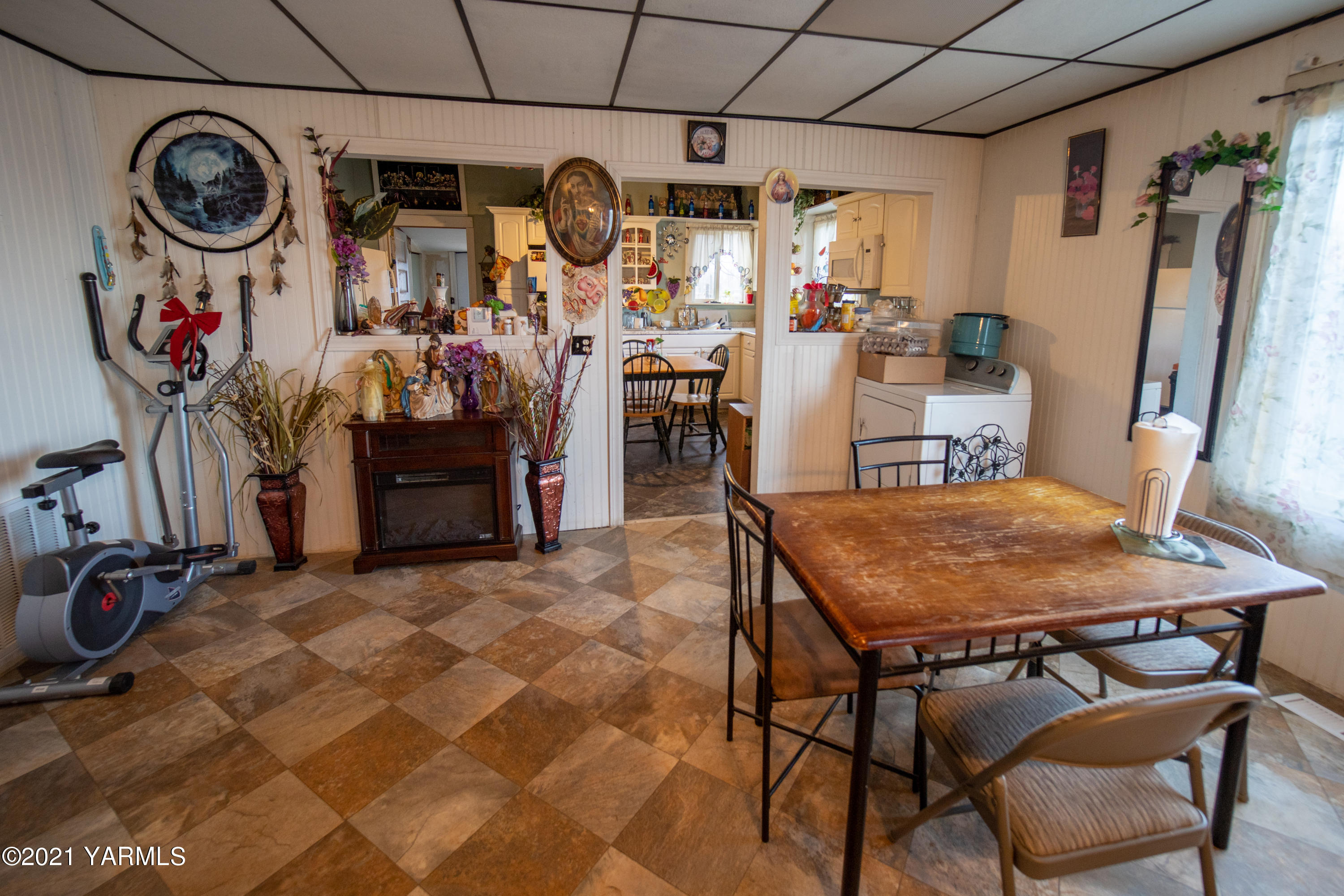 1007 Thornton Road Sunnyside, WA 98944 - Photo 5 of 9