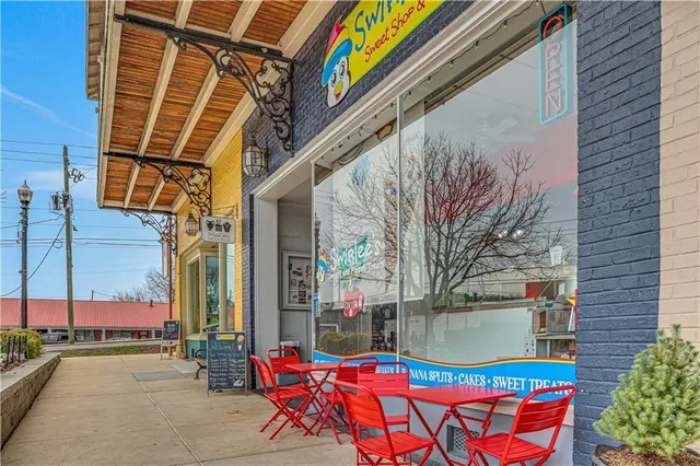 $350,000 | 155 Windsor Pk Court, Jefferson, GA 30549