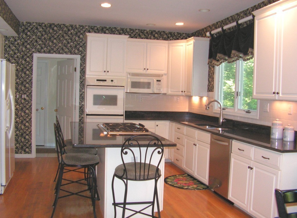 35 Aldrich Road Canton, MA 02021 - Photo 5 of 30 Gallery Image 5