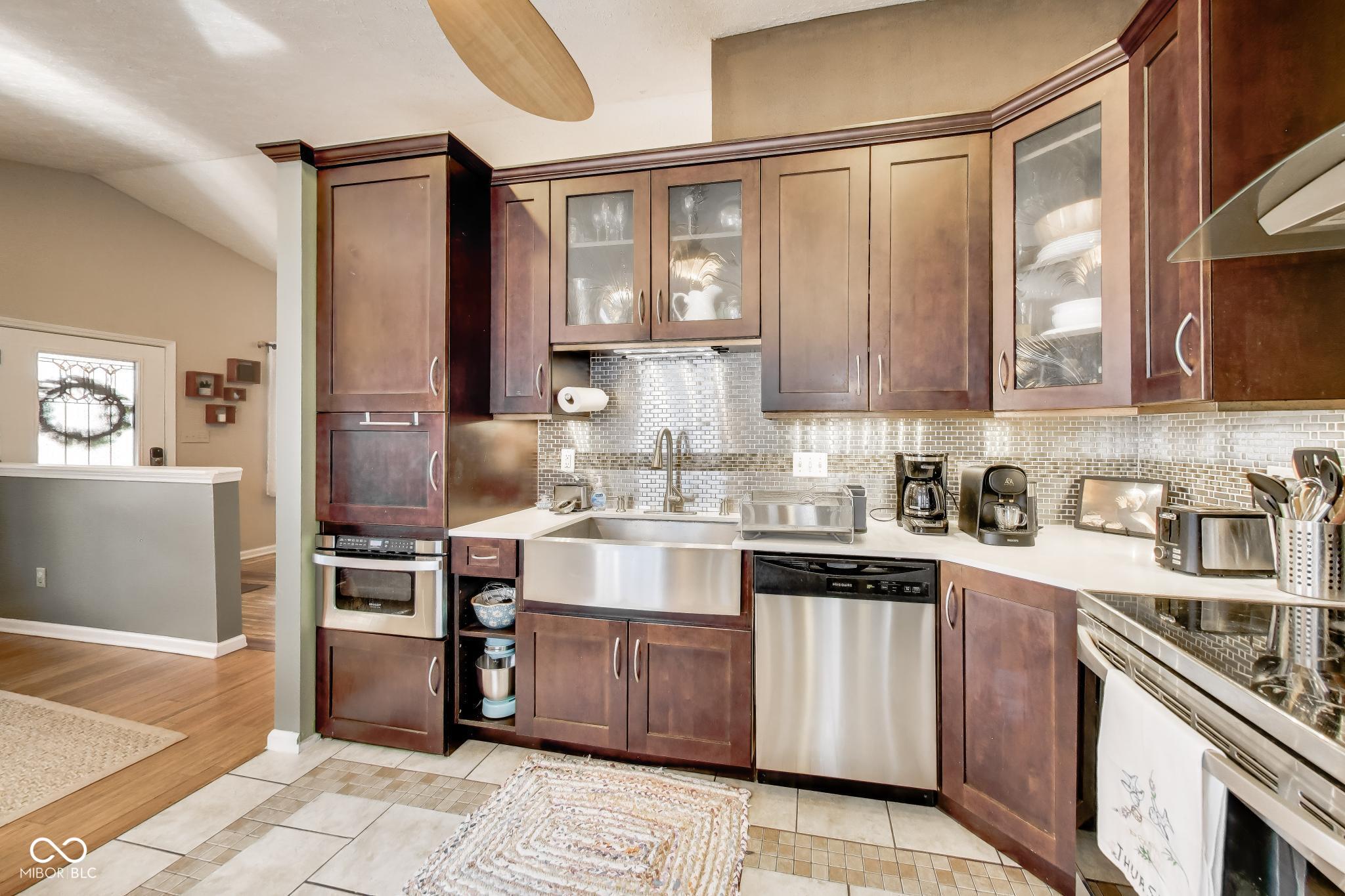 911 Paca Street Indianapolis, IN 46202 - Photo 12 of 28