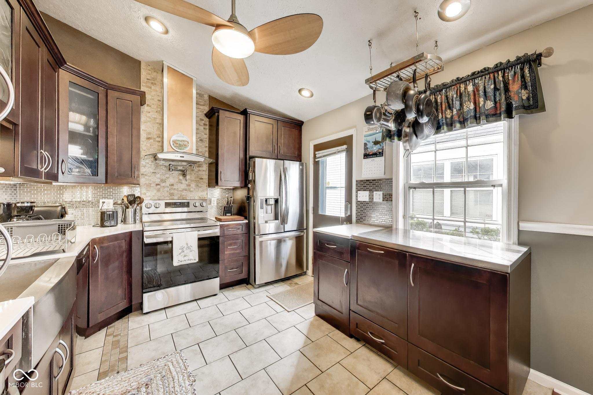 911 Paca Street Indianapolis, IN 46202 - Photo 10 of 28