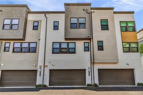 $989,888 | 773 South Grable Circle, Orange, CA 92868