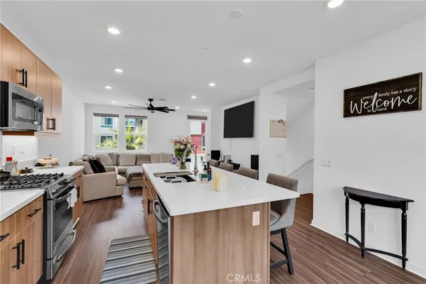 $989,888 | 773 South Grable Circle, Orange, CA 92868