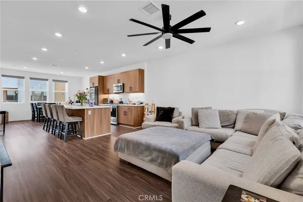 $989,888 | 773 South Grable Circle, Orange, CA 92868