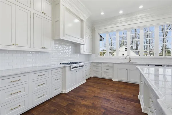 $1,079,000 | 3811 Lake Street, Lake Charles, LA 70605