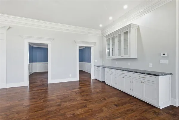 $1,079,000 | 3811 Lake Street, Lake Charles, LA 70605