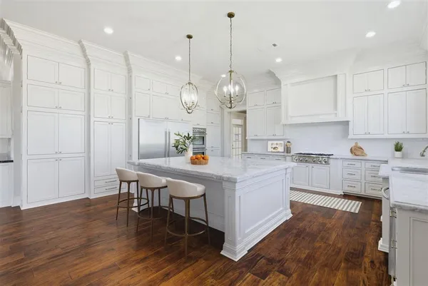 $1,079,000 | 3811 Lake Street, Lake Charles, LA 70605