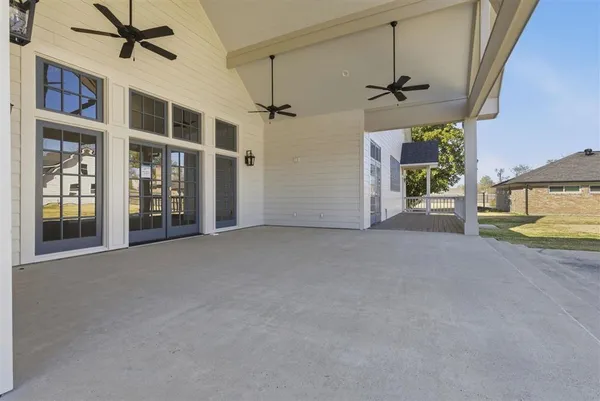 $1,079,000 | 3811 Lake Street, Lake Charles, LA 70605