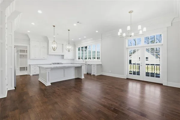 $1,079,000 | 3811 Lake Street, Lake Charles, LA 70605