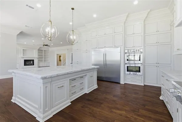 $1,079,000 | 3811 Lake Street, Lake Charles, LA 70605