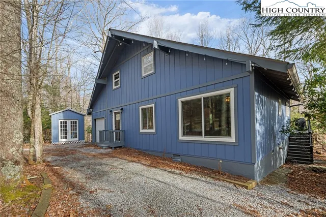 a view of livingroom with hardwood floor and a ceiling fan