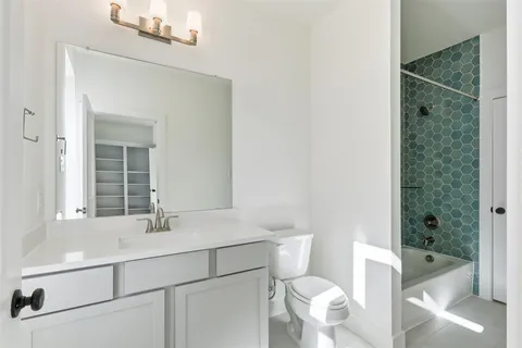 $749,900 | 1418 Caywood Lane, Unit B, Houston, TX 77055