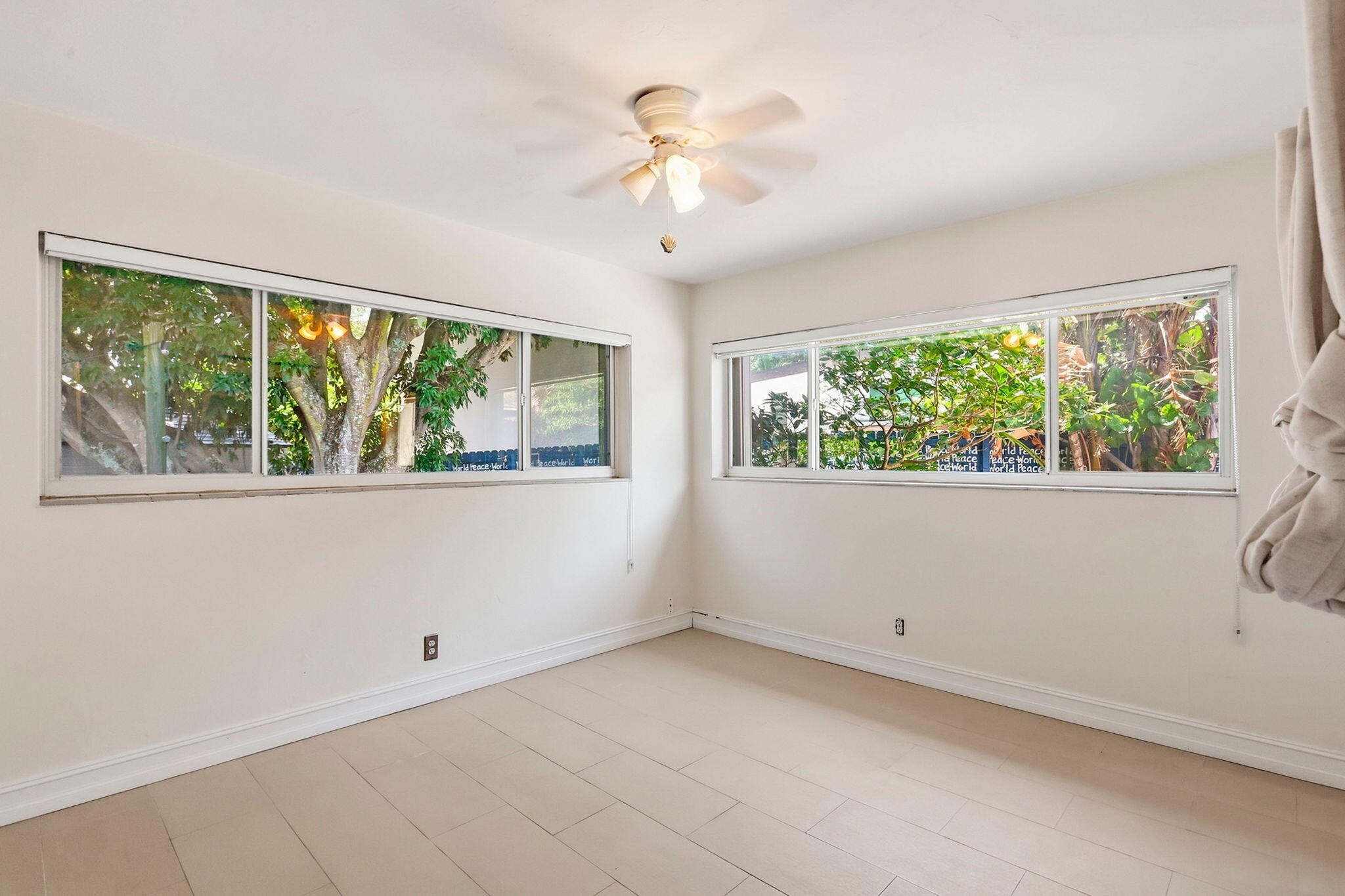 425 Northeast 20th Street Boca Raton, FL 33431 - Photo 15 of 35 15-web-or-mls-020_0E2A4466