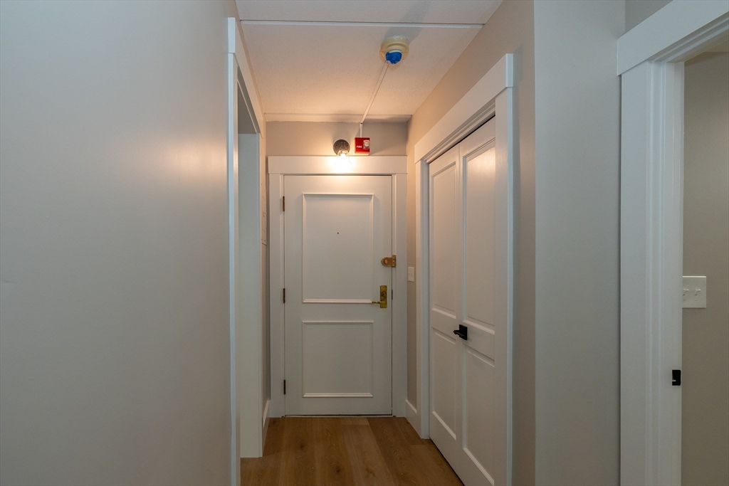 1500 Worcester Road, Unit 217 Framingham, MA 01702 - Photo 10 of 37 a bathroom with a bathtub and shower